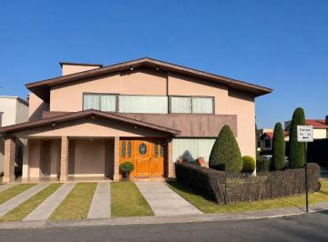 Casa , Metepec · Casa en Renta a un Costado Galerias Metepec, Esquina, Seguridad, Impecable.