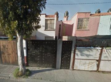 Casa de 2 habitaciones, Irapuato · Casa en Venta, Col. Las Carmelitas, Irapuato, Guanajuato.