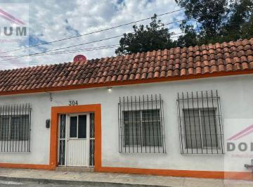 Quinta · 588m² · 2 Recámaras · 2 Estacionamientos · Quinta en Venta, García, Zona Centro