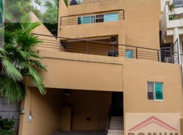 Casa · 403m² · 4 Recámaras · 3 Estacionamientos · Residencia en Venta en Dinastía