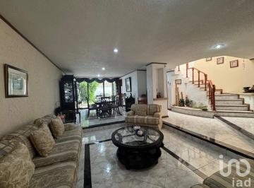 Casa · 238m² · 3 Recámaras · 3 Estacionamientos · Casa en Venta en Prados Agua Azul, Puebla