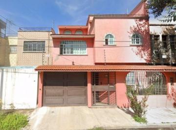 Casa de 4 habitaciones, Coyoacán · Venta de Casa en Ciudad Jardin Coyoacan. Recuperacion Bancaria