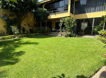 Casa , Cuernavaca · Bonita Casa en Venta en Fraccionamiento Vistahermosa