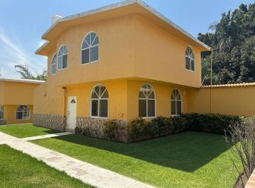 Casa de 3 habitaciones, Cuautla · Vendo Bonita Casa Familiar, Excelente Precio en Fracc. Brisas de Cuautla en Morelos