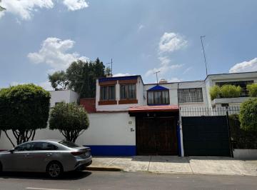 Casa de 3 habitaciones, Coyoacán · Casa en Venta en Colonia del Carmen Coyoacán