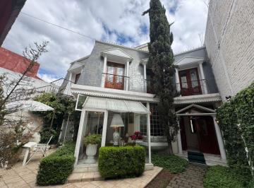Local comercial · 260m² · 6 Recámaras · 2 Estacionamientos · Renta de Casa en Toluca | Uso Comercial