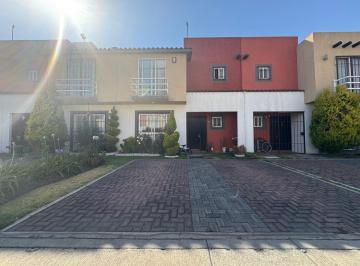 Casa · 138m² · 3 Recámaras · 2 Estacionamientos · Casa en Venta en Villa Toscana, Toluca
