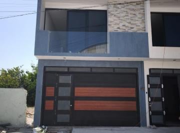 Casa de 3 habitaciones, Boca del Río · Casa con 3 Recámaras y Alberca en Venta, El Morro Boca del Rio