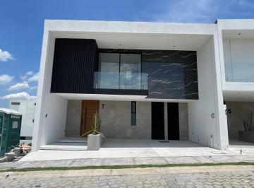 Casa · 320m² · 4 Recámaras · 2 Estacionamientos · Casa en Lomas de Angelopolis, Parque Sinaloa