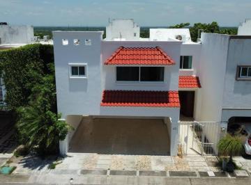 Casa de 3 habitaciones, Alvarado · Venta Casa en Lomas Residencial Riviera Veracruzana Fracc. con Parques
