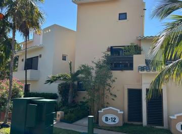 Casa · 166m² · 3 Recámaras · 1 Estacionamiento · Villa en Venta en Isla Dorada – Zona Hotelera, Cancún