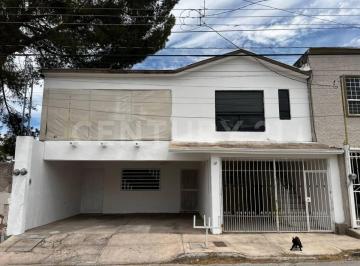 Casa · 227m² · 6 Recámaras · 2 Estacionamientos · Venta Casa en Colonia Campesina