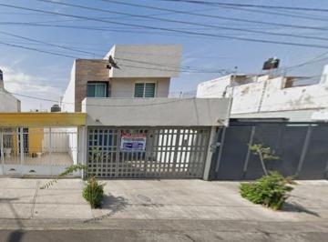 Casa de 3 habitaciones, Guadalajara · Casa en Remate en Circunvalacion Oblatos