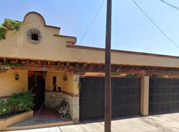 Casa de 4 habitaciones, Cuautla · Casa en Bugambilias Fraccionamiento Brisas de Cuautla, Morelos, Remate.