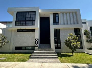 Casa de 5 habitaciones, Zapopan · Casa en Venta en Los Olivos