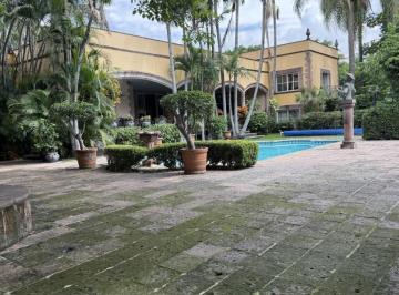 Casa · 830m² · 3 Recámaras · Ideal Plaza Comercial