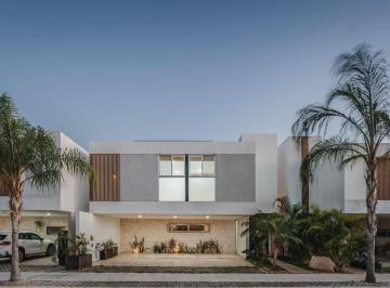 Casa de 4 habitaciones, Mérida · Casa Completamente Equipada en Venta