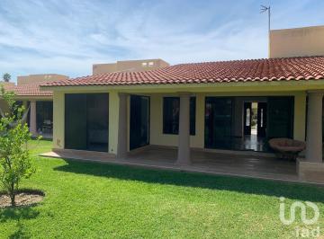 Casa · 200m² · 4 Recámaras · 2 Estacionamientos · Renta de Casa Amueblada, Sumiya (En Condominio) El Mejor Clima de Cuernavaca. en un Nivel.