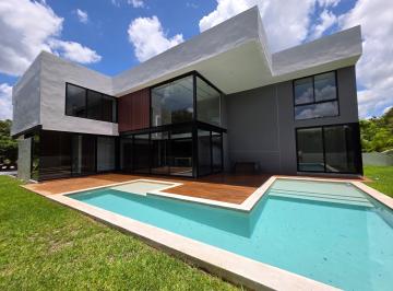 Casa , Mérida · Casa de Lujo en Paseo Jaguar, Yucatán Country Club | 4 Recámaras + Piscina