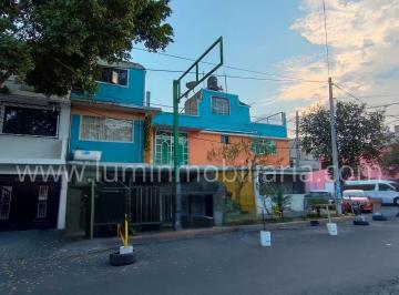 Casa de 12 habitaciones, Venustiano Carranza · Venta de Casa Peñon de Los Baños