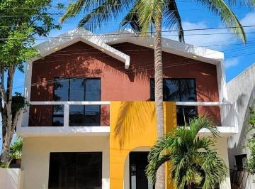 Casa · 240m² · 4 Recámaras · 2 Estacionamientos · Casa Modelo California en Chicxulub Puerto a 2 Calles del Mar