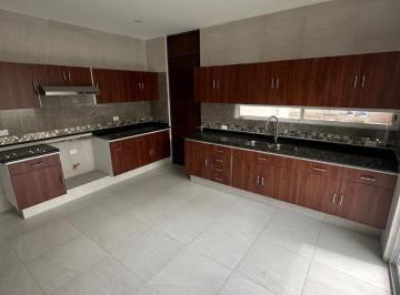 Casa · 400m² · 3 Recámaras · 2 Estacionamientos · Casa en Venta en Villa Magna