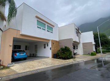 Casa de 3 habitaciones, Monterrey · Casa de Venta, La Rioja, Carretera Nacional, Monterrey Nuevo León.