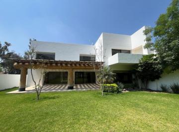 Casa · 741m² · 3 Recámaras · Casa en Renta o Venta en Laureles Jurica, Qro