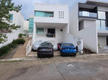 Casa · 265m² · 3 Recámaras · 2 Estacionamientos · Casa en Venta