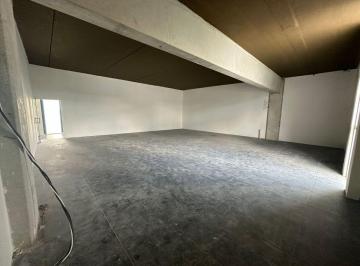 Local comercial · 100m² · | Local con Excelente Ubicación, en Renta. |