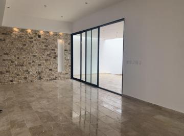 Casa · 524m² · 4 Recámaras · 3 Estacionamientos · | Hermosa Casa de Una Planta, en Venta. |