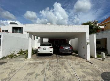 Casa · 3 Recámaras · 2 Estacionamientos · | Bonita Casa, en Renta. |