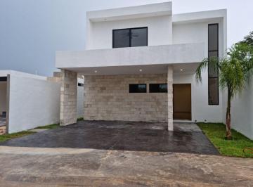 Casa · 300m² · 4 Recámaras · 3 Estacionamientos · | Excelente Casa en Privada Aire Puro, en Venta. |