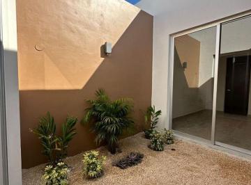 Casa · 2 Recámaras · 2 Estacionamientos · | Casas de Una Planta, en Renta. |