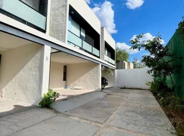 Casa · 1m² · 2 Recámaras · 2 Estacionamientos · | Hermoso Townhouse Amueblado, en Renta. |