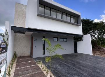 Casa · 238m² · 3 Recámaras · 2 Estacionamientos · | Preciosa Casa, en Preventa. |