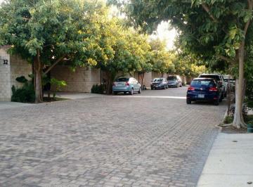 Casa · 173m² · 3 Recámaras · 2 Estacionamientos · | Bonita Casa Amueblada, en Venta y Renta. |