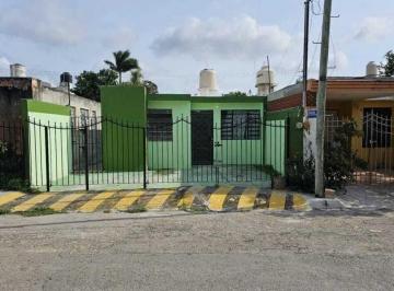 Casa · 63m² · 2 Recámaras · 2 Estacionamientos · | Casa Sin Amueblar Ubicada en Muy Buena Zona |