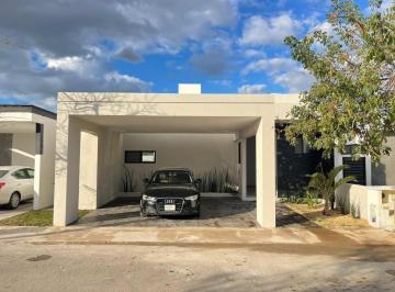 Casa · 205m² · 3 Recámaras · 2 Estacionamientos · | Hermosa Casa Residencial, en Venta. |