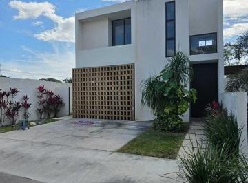Casa · 165m² · 3 Recámaras · 2 Estacionamientos · | Increíble Casa Amueblada, en Renta. |