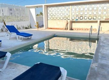 Casa · 3 Recámaras · 2 Estacionamientos · | Hermosa Casa en La Playa, en Renta. |