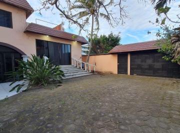Casa · 440m² · 4 Recámaras · 8 Estacionamientos · Casa - Jardines de Virginia