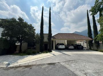 Casa · 580m² · 3 Recámaras · 4 Estacionamientos · Casa en San Agustin Campestre