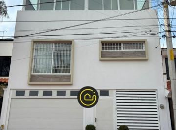 Casa de 4 habitaciones, Aguascalientes · Venta Casa Moderna Remodelada Al Poniente Aguascalientes.