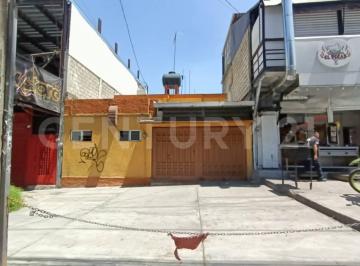 Casa · 180m² · 3 Recámaras · 1 Estacionamiento · 11114 Venta Casa con Uso de Suelo Comercial Viveros de La Loma