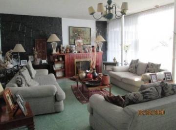 Casa · 517m² · 7 Recámaras · 5 Estacionamientos · Casa Para Remodelar en Venta Frente a Viveros en Coyoacán