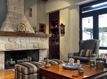 Casa · 1046m² · 3 Recámaras · 4 Estacionamientos · Casa en Venta, Jardines del Pedregal