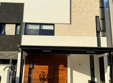 Casa · 153m² · 2 Recámaras · 2 Estacionamientos · Casa en Arbolada Residencial By Cumbres, Cancún