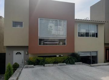 Casa · 236m² · 3 Recámaras · 3 Estacionamientos · Casa - Bosque Esmeralda