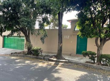 Casa · 331m² · 3 Recámaras · 2 Estacionamientos · Casa en Venta en Lomas de Bezares